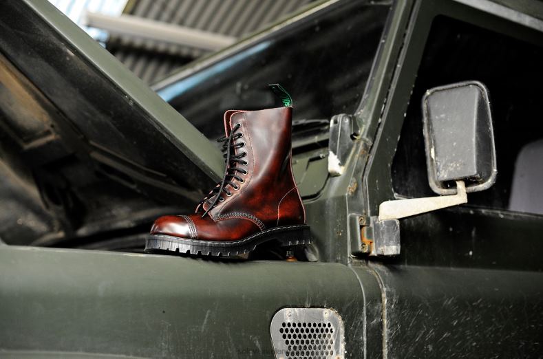 Men Solovair Burgundy Rub-Off 11 Eye Steel Toe Derby Boot 2N2B880