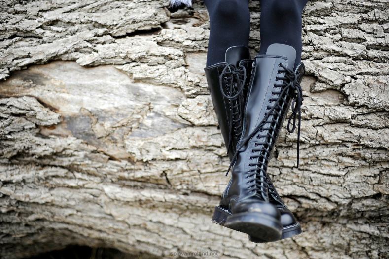 Women Solovair Black Hi-Shine 20 Eye Zip Derby Boot 2N2B8288