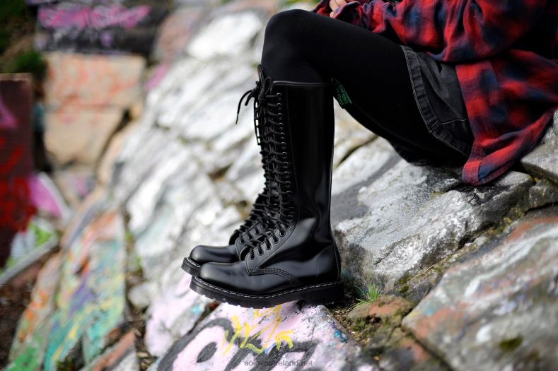 Women Solovair Black Hi-Shine 20 Eye Zip Derby Boot 2N2B8288