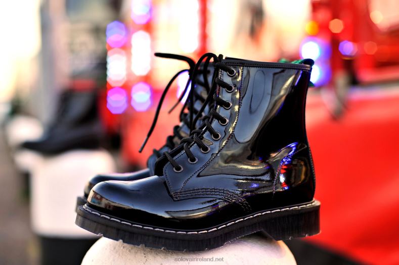 Women Solovair Black Patent 8 Eye Derby Boot 2N2B8298